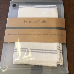 NWT House call cutting board set